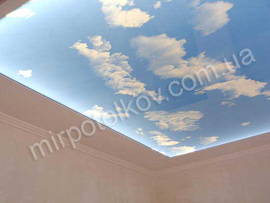 облака на натяжном потолке - фотопечать