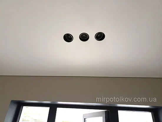 точечные светильники для натяжного потолка