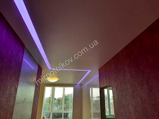 цветная подсветка RGB светящейся линии на потолке
