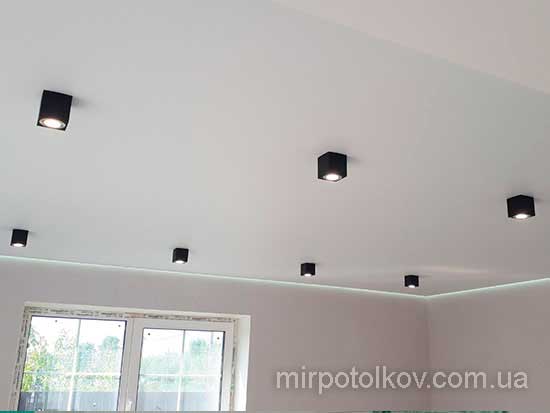 квадратные накладные светильники на натяжной потолок