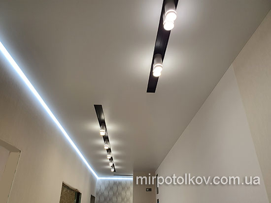 светильники встроенные в нишу в натяжной потолок в коридоре