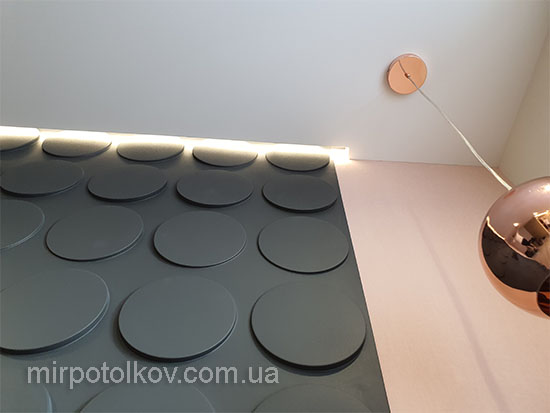 гипсовые 3Д-панели с подсветкой из-за натяжного потолка